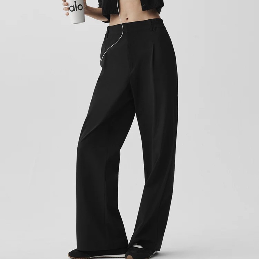 new ALO YOGA black high waist pursuit trousers!